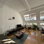 Loftcharakter Mit Schoener Aussicht Ueber Stuttgart